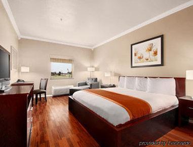 Lone Star Inn & Suites Groesbeck Ngoại thất bức ảnh